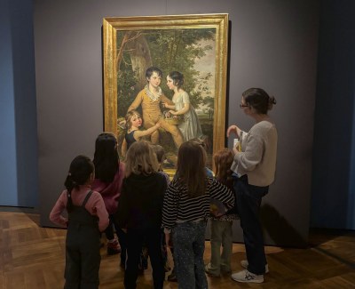 Der Startpunkt des Projekts: Die Vorschulgruppe besucht eine Ausstellung im Deutschen Historischen Museum in Berlin